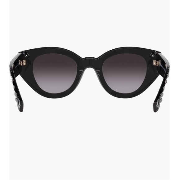 Burberry
Briar 47mm Gradient Sunglasses - Picture 5 of 7